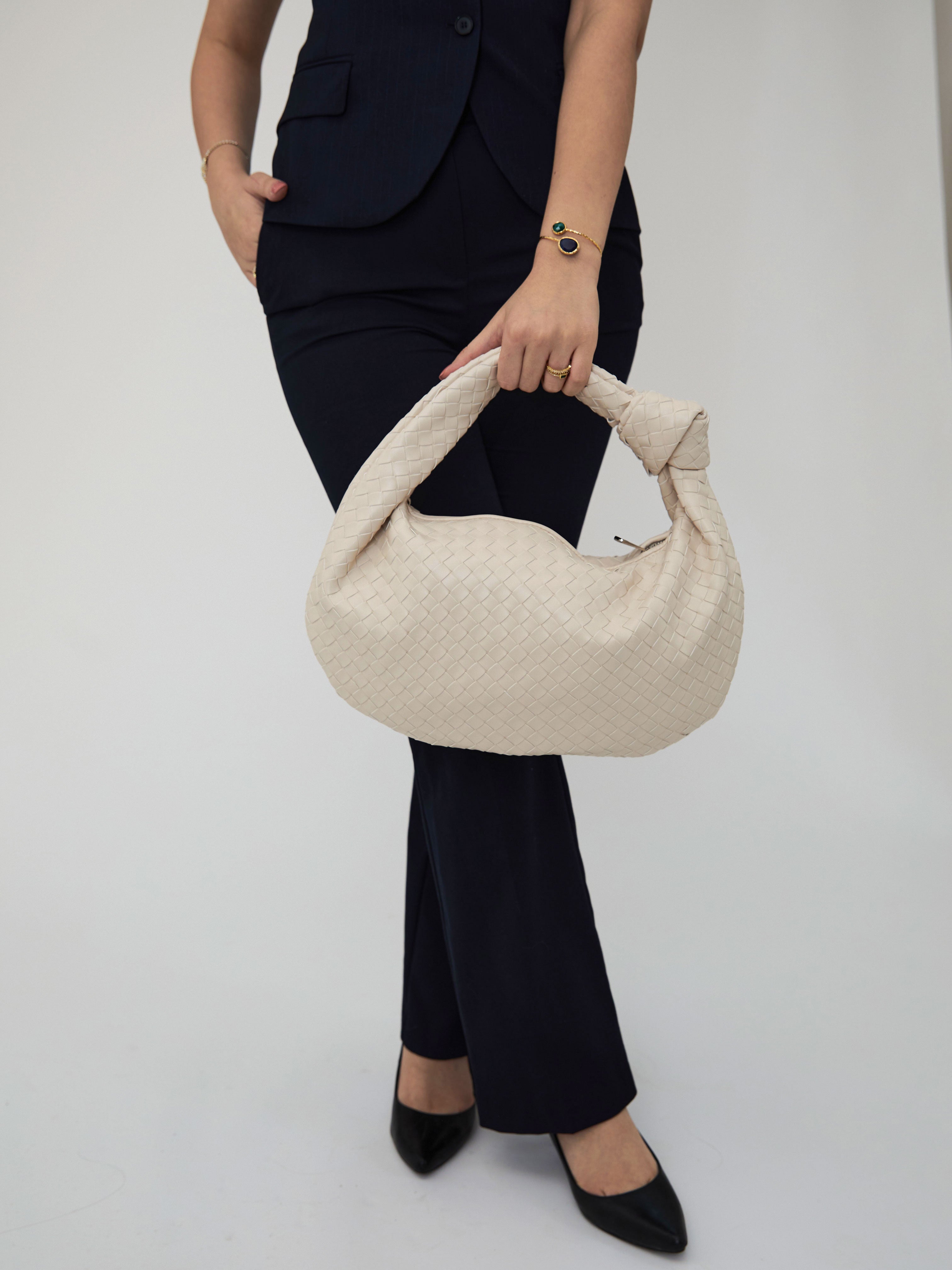 Medium Everyday Leather Bag - Off White - CASAVENZA