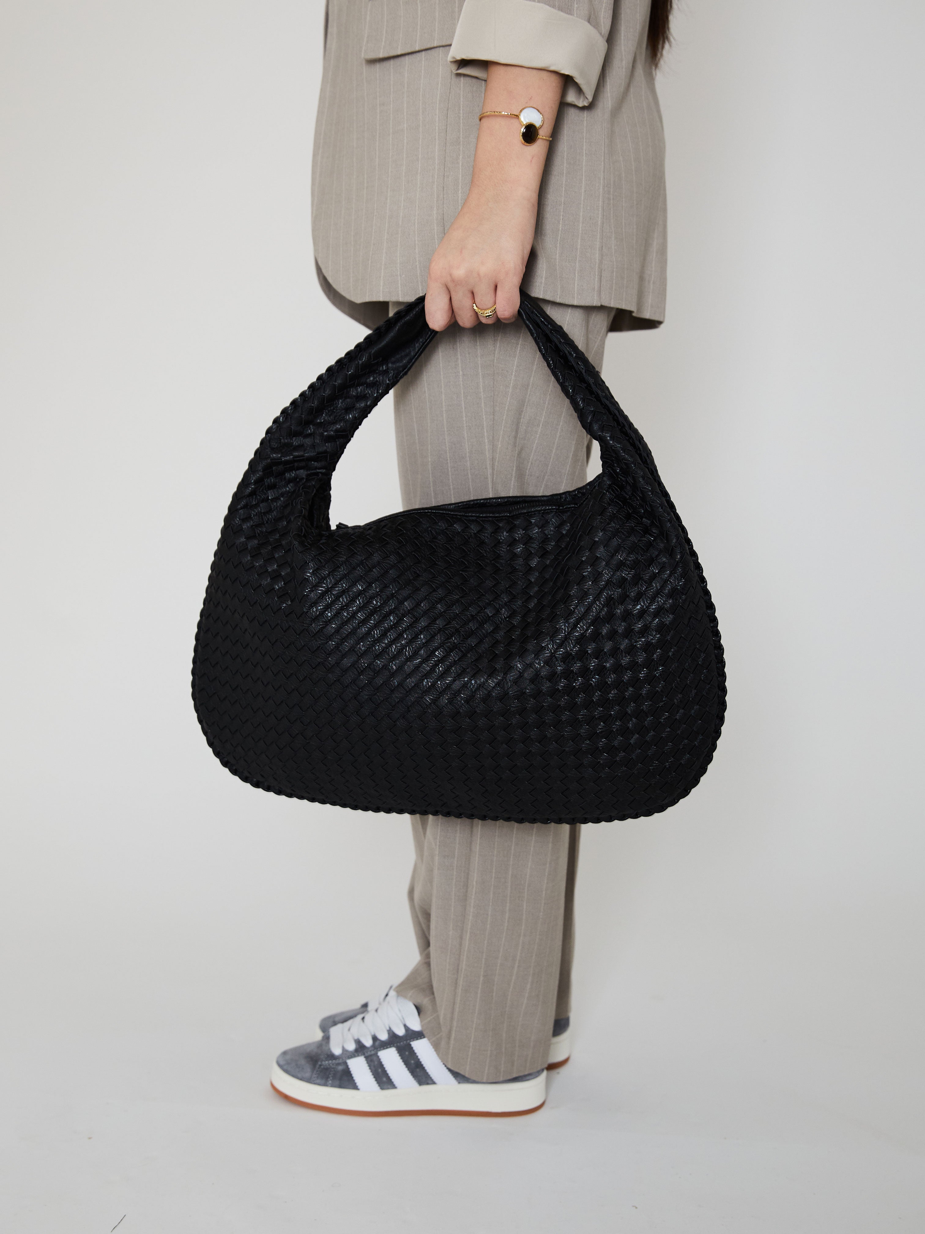 Everyday Leather Bag - Black - CASAVENZA