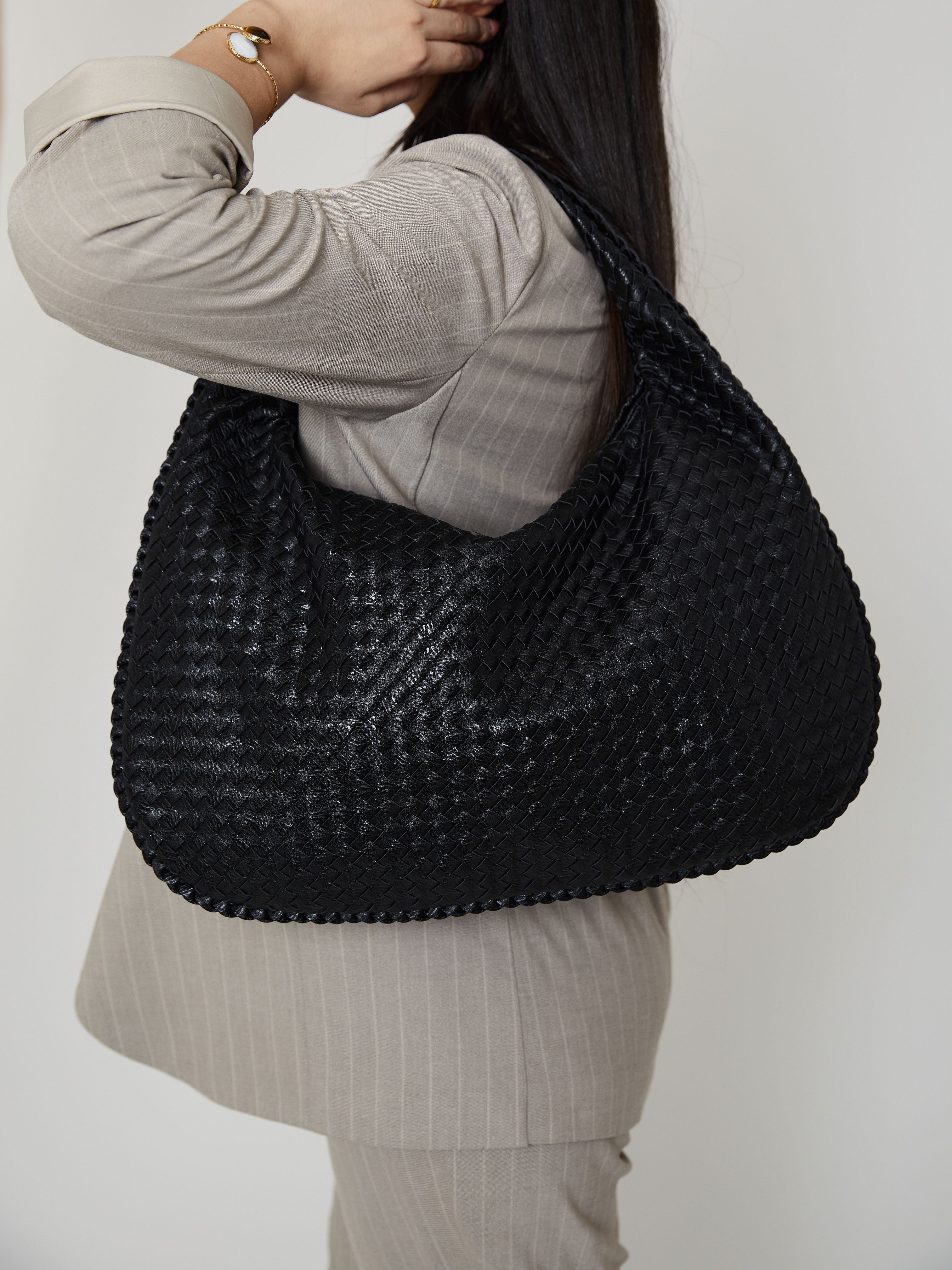 Everyday Leather Bag - Black - CASAVENZA
