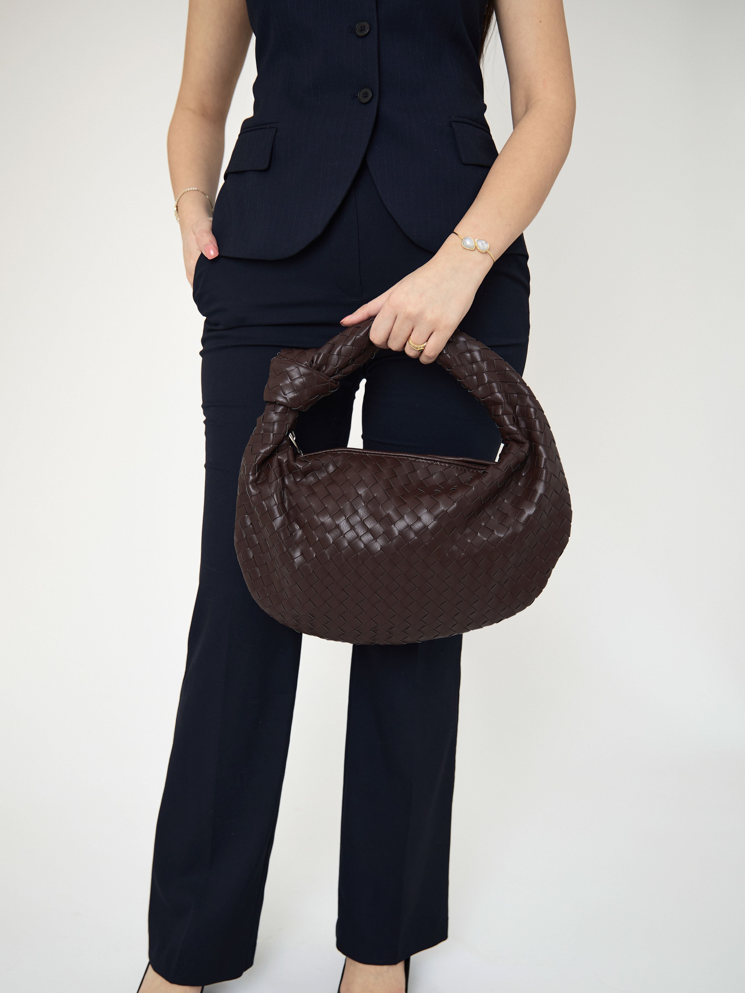 Medium Everyday Leather Bag - Dark Brown - CASAVENZA