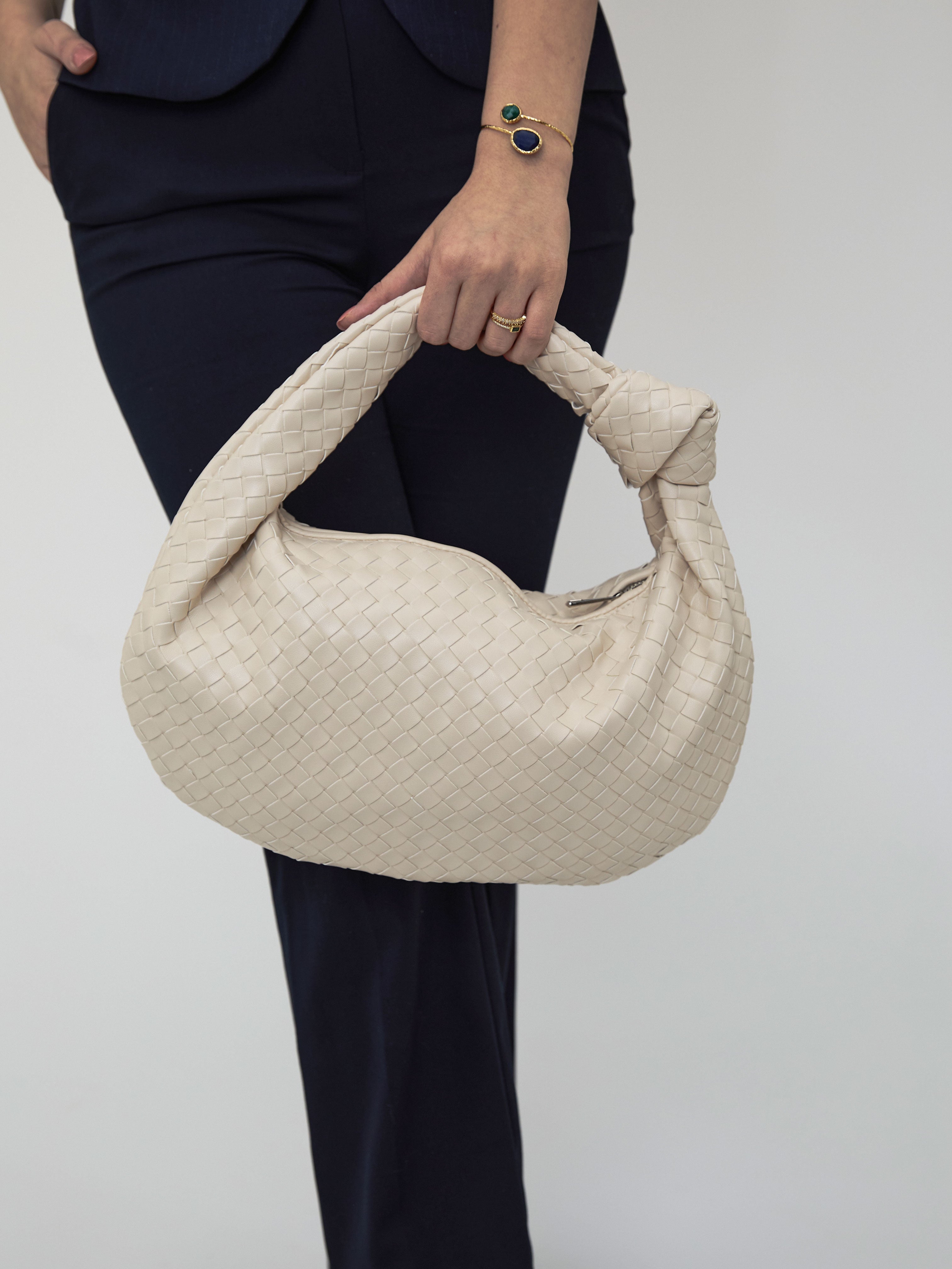 Medium Everyday Leather Bag - Off White - CASAVENZA